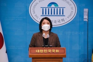 “소상공인 방역지원금, 전국민 재난지원금 전환해야"
